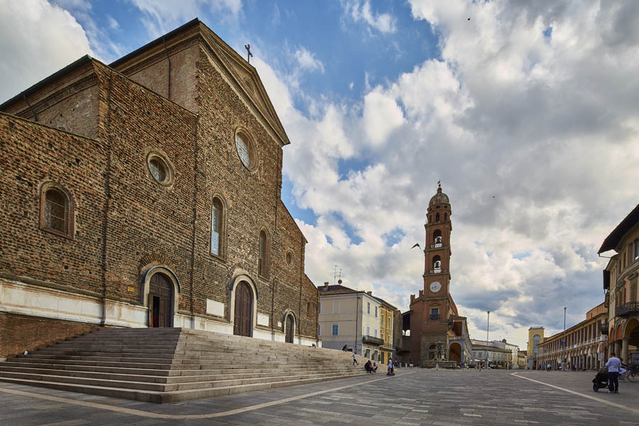Faenza Duomo e Piazza del Popolo © Fiorenza Cicogna