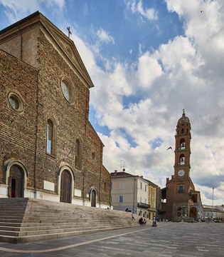 Faenza Duomo e Piazza del Popolo © Fiorenza Cicogna