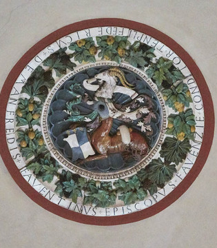 Faenza Cattedrale, tondo in maiolica dei Della Robbia © Fiorenza Cicogna