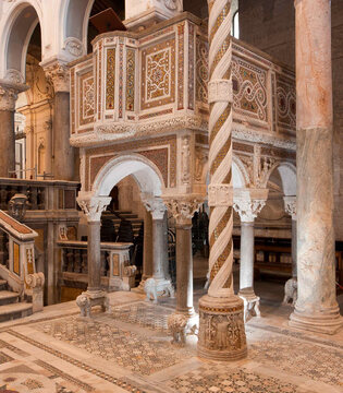 Sessa Aurunca Duomo, pulpito ©Natalino Russo e Fabrizio Ardito