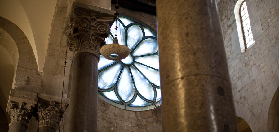 Troia interno della Cattedrale © Viaggiareinpuglia.it. Foto WildRatFilm