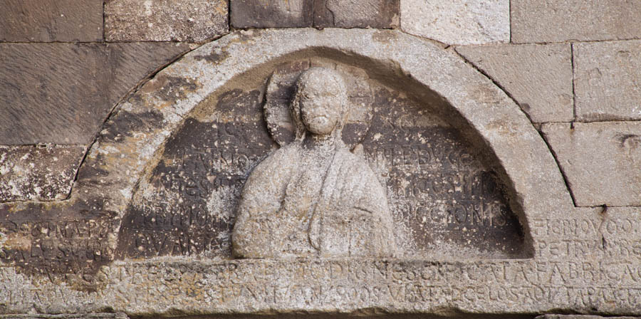 Bovino Dettaglio della facciata della Cattedrale © Viaggiareinpuglia.it. Foto WildRatFilm
