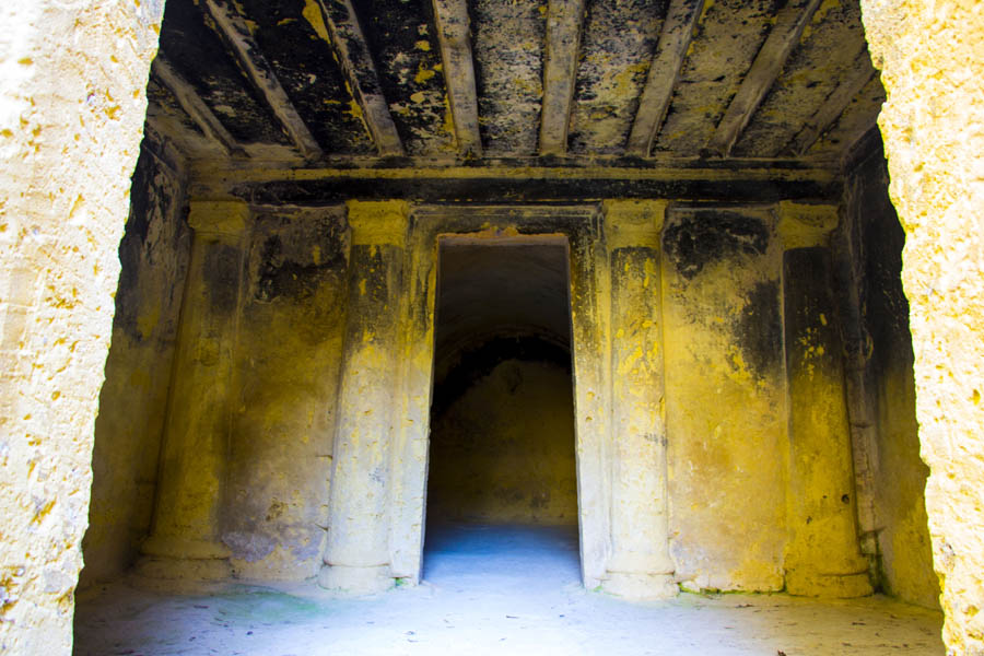 Canosa di Puglia Ipogeo Lagrasta I, vestibolo della camera I © Fondazione Archeologica Canosina. Foto Mariangela Intraversato