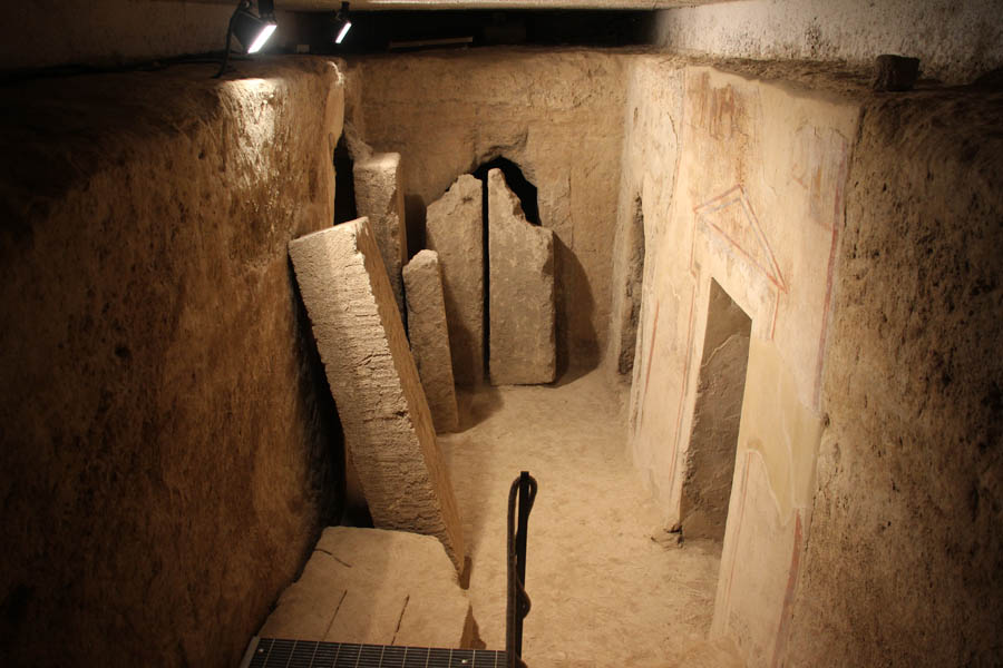 Canosa di Puglia Ipogeo del Cerbero © Fondazione Archeologica Canosina. Foto Mariangela Intraversato