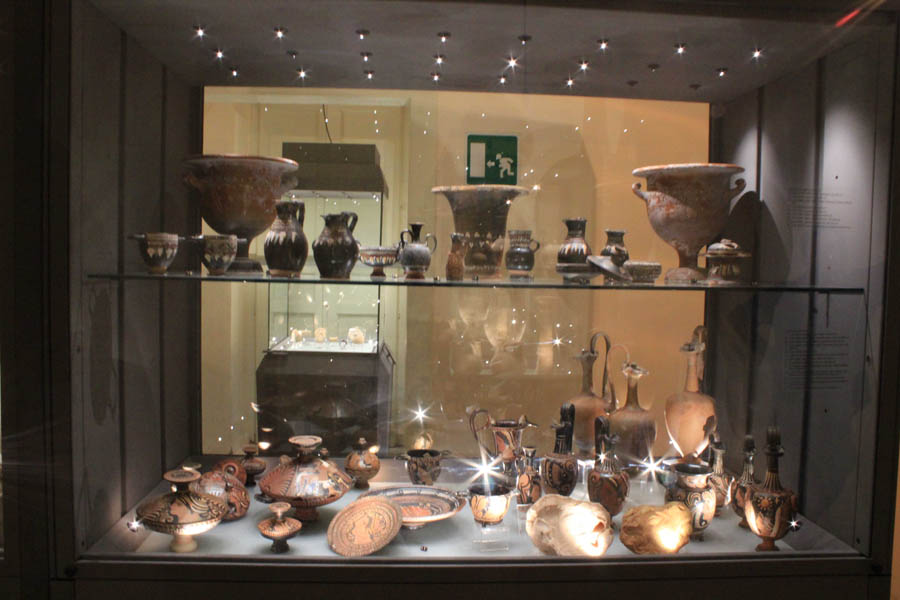 Canosa di Puglia Palazzo Iliceto, Museo civico archeologico, ceramica dauna © Fondazione Archeologica Canosina. Foto Mariangela Intraversato