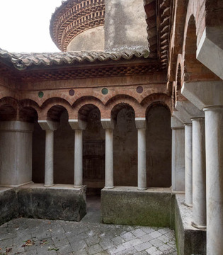 Lauro Castello Lancellotti, il chiostrino © Natalino Russo