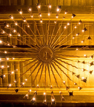Lauro Castello Lancellotti, il lampadario nella Sala d'Armi © Natalino Russo