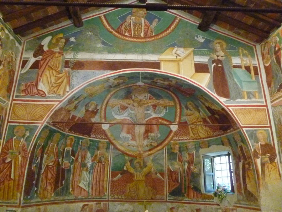 Momo SS. Trinità, particolare degli affreschi interni © Elena Rame