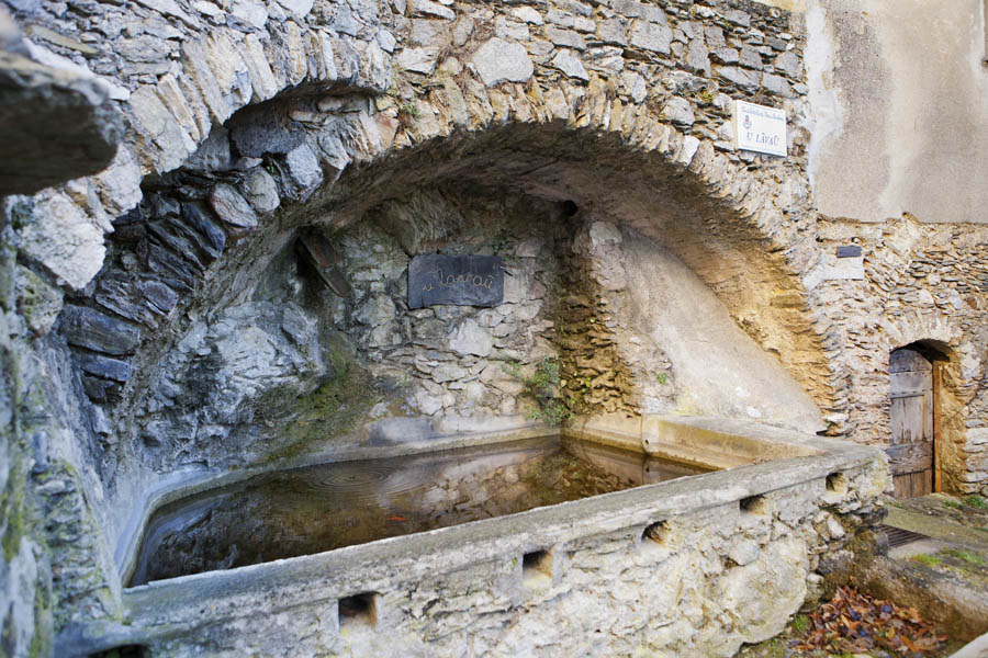 Castel Vecchio di Rocca Barbena Lavatoio Pubblico © Fiorenza Cicogna