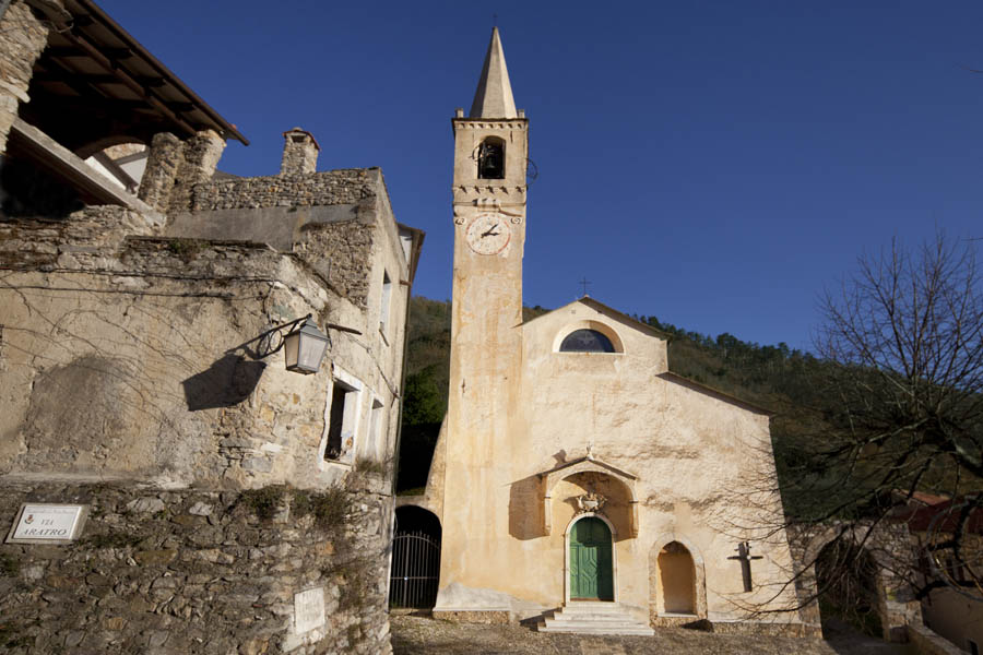 Castel Vecchio di Rocca Barbena Parrocchiale dell'Assunta © Fiorenza Cicogna