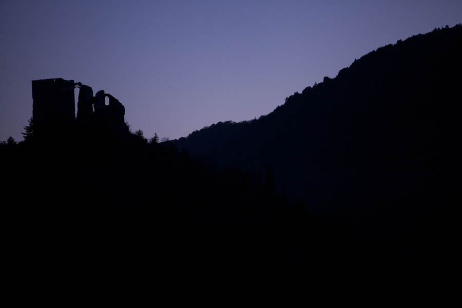 Zuccarello Castello. Ruderi © Fiorenza Cicogna