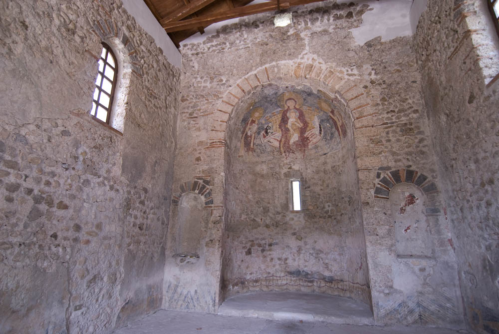 Montecorvino Rovella Interno della chiesa di Sant'Ambrogio alla Renna © Natalino Russo