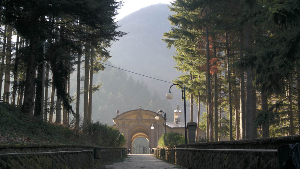 Santuario di Boccadirio Accesso al complesso © William Dello Russo