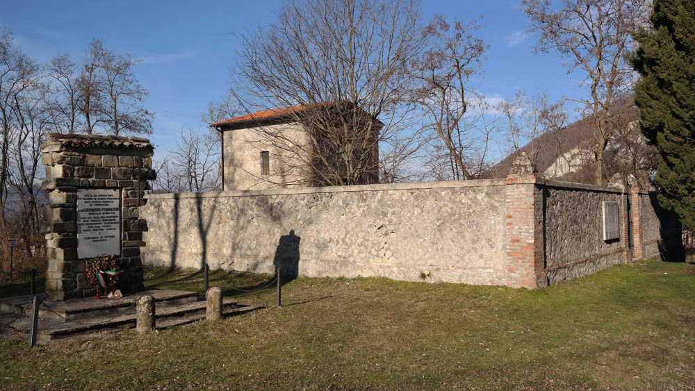 San Martino di Caprara Il cimitero © William Dello Russo