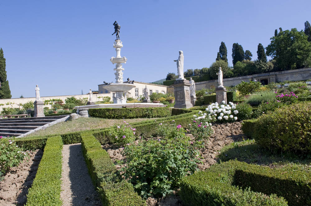 Villa medicea di Castello La fontana nella prima terrazza © Gabinetto Fotografico del Polo Museale Regionale della Toscana