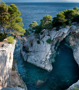 Isole Tremiti San Domino, grotte delle Viole © Adelmo Sorci