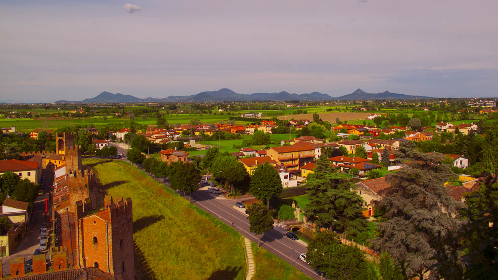 Montagnana Le mura orientali viste salendo la Torre di Ezzelino © Marino Bombini