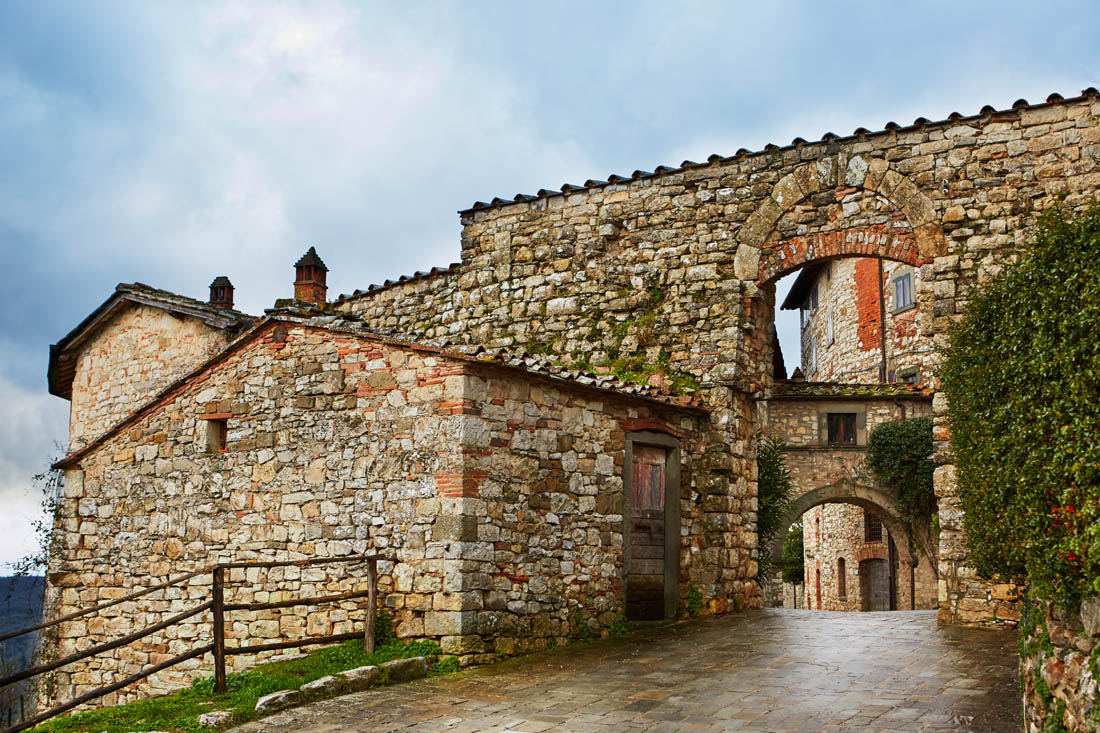 Vertine La porta d'ingresso al borgo medievale ©Fiorenza Cicogna