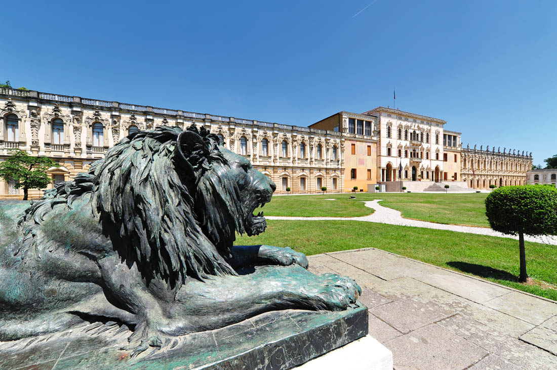 Riviera del Brenta. Ville d’arte Villa Contarini: veduta d'insieme © Regione del Veneto - Fondazione G.E. Ghirardi - courtesy ph. A. Dell'Agnola