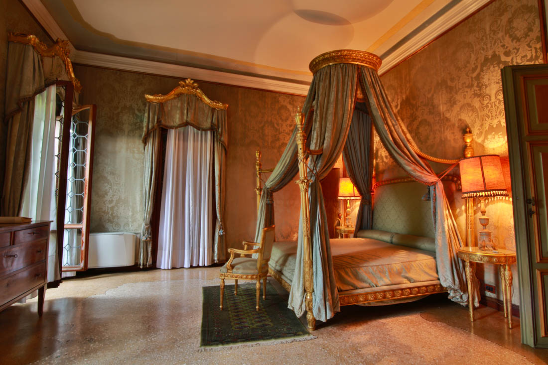 Riviera del Brenta. Ville d’arte Villa Widmann, casa dominicale: la camera da letto padronale © Villa Widmann Rezzonico Foscari 2013 proprietà della Città Metropolitana di Venezia