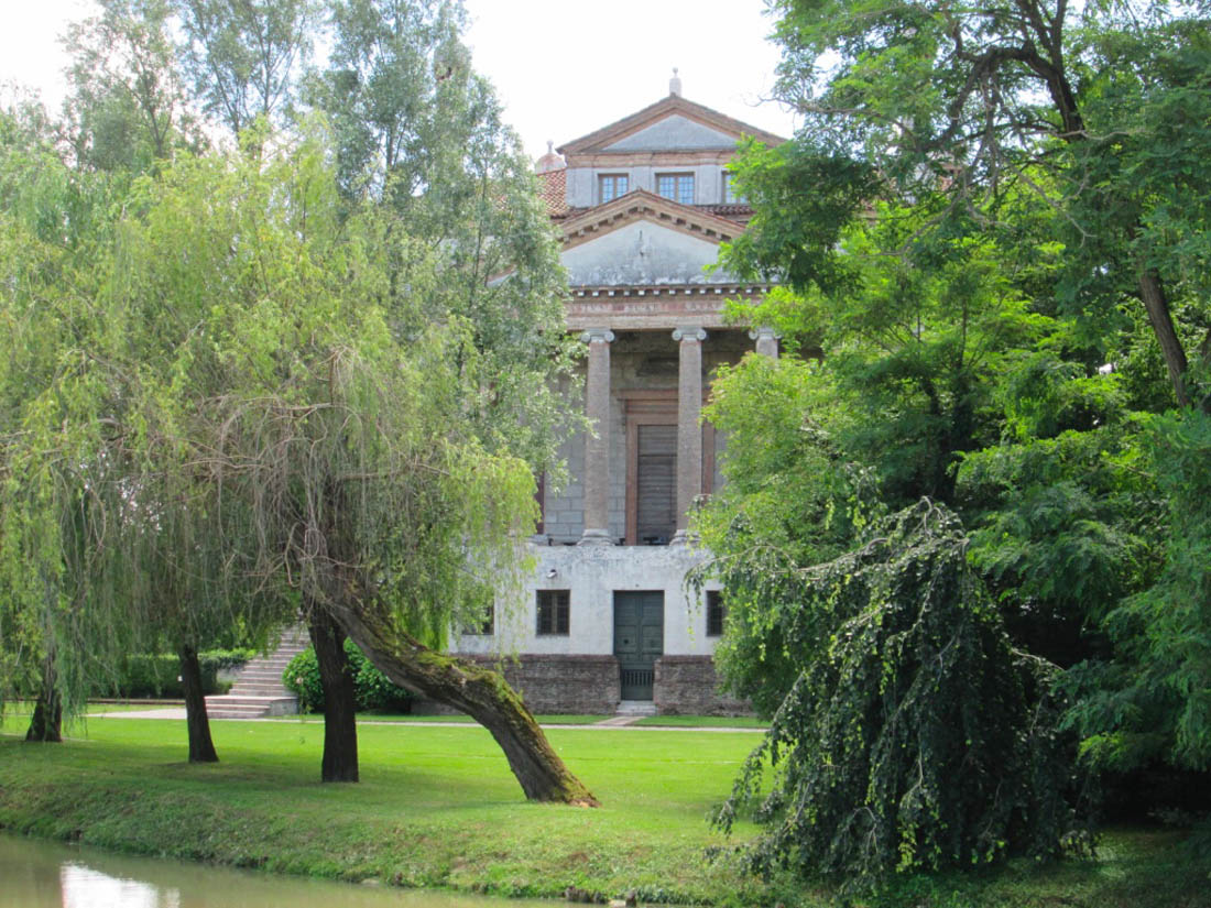 Riviera del Brenta. Ville d’arte Villa Foscari La Malcontenta: armonia di architettura e ambiente © Valeria Cappelli