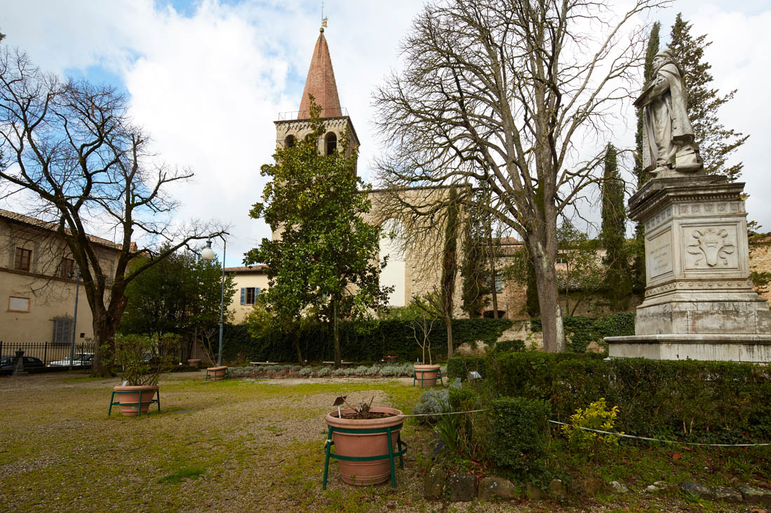Sansepolcro Il Monumento a Piero della Francesca nei giardini di fronte alla sua casa © Fiorenza Cicogna