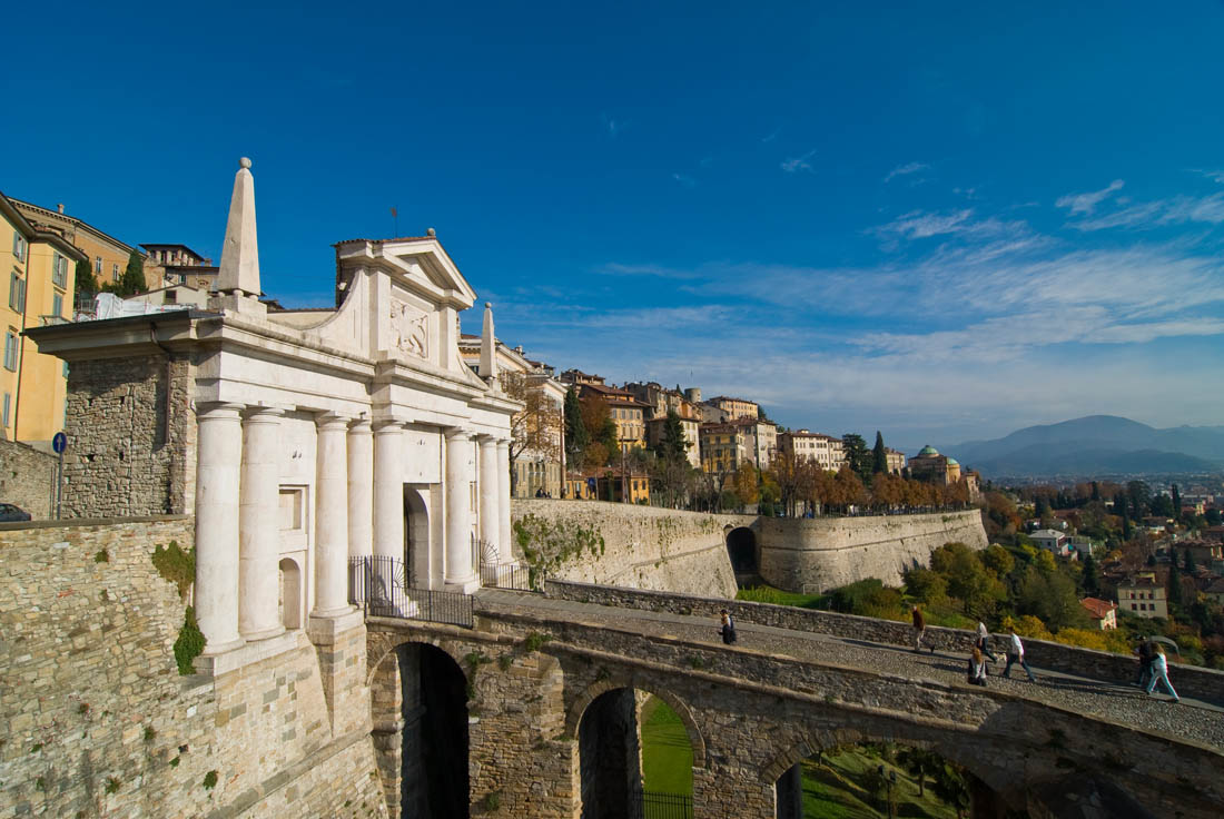 Bergamo Porta San Giacomo © Archivio Turismo Bergamo/Roberto Lapi