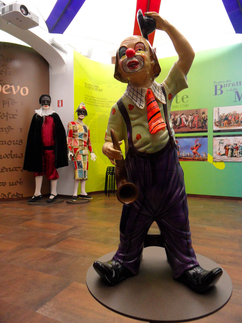 Bergantino Museo storico della Giostra e dello Spettacolo popolare: clown nella sala della Fiera © Museo storico della Giostra e dello Spettacolo popolare - Bergantino