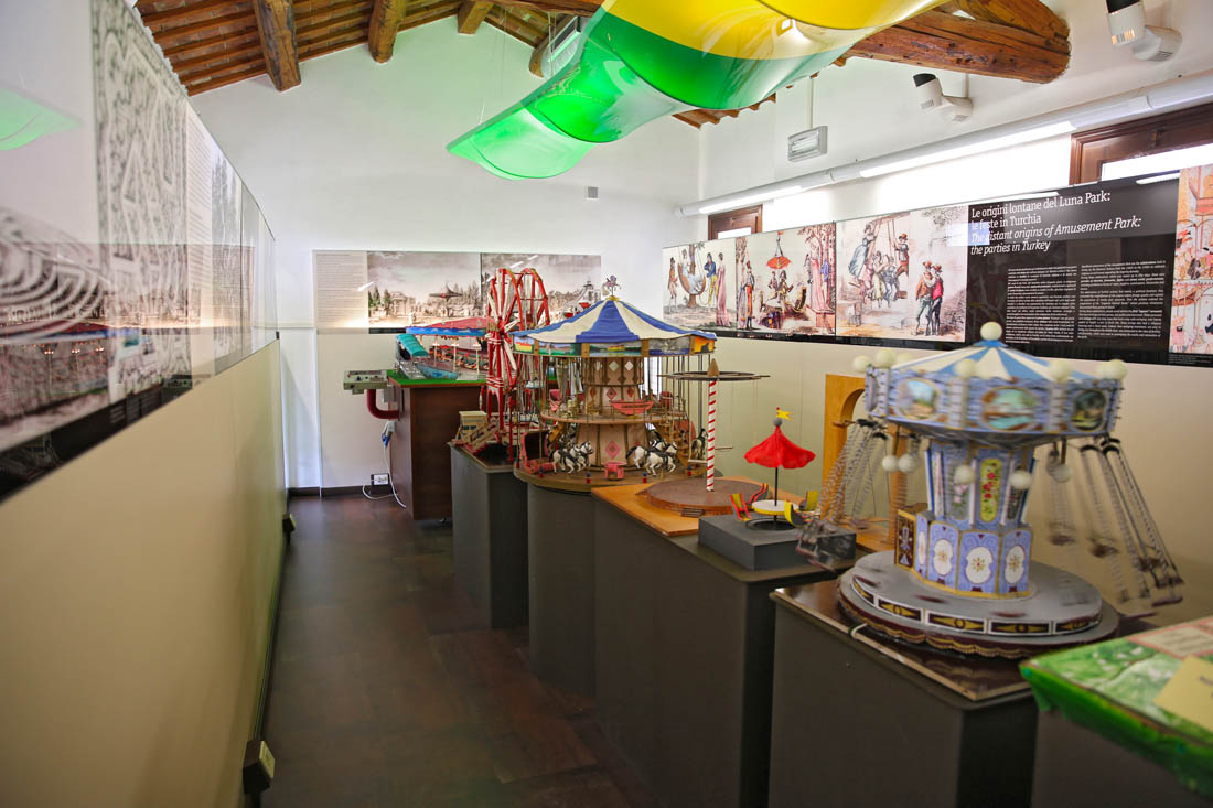 Bergantino Museo storico della Giostra e dello Spettacolo popolare: sala del Luna Park in miniatura © Giuliano Plorutti, Milano