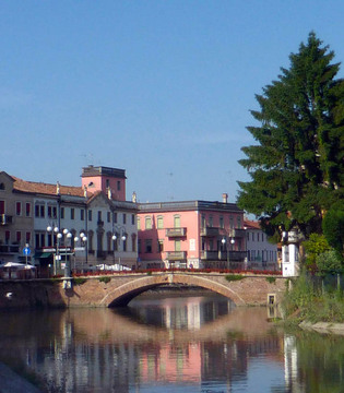 Adria Vista sulla Riviera e il Ponte Castello © Pro Loco Adria