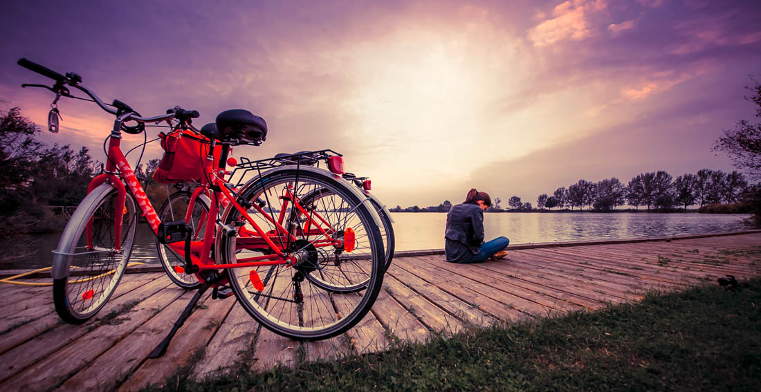 Basso Ferrarese Una pausa lungo la pista ciclabile dell'Oasi delle Vallette di Ostellato © C. Diederick, M. Casarola - Archivio fotografico Provincia di Ferrara
