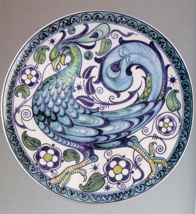 Borgo San Lorenzo. Viaggio nel Liberty Museo della Manifattura Chini, piatto con pavone © Ufficio Turismo Unione Montana dei Comuni del Mugello