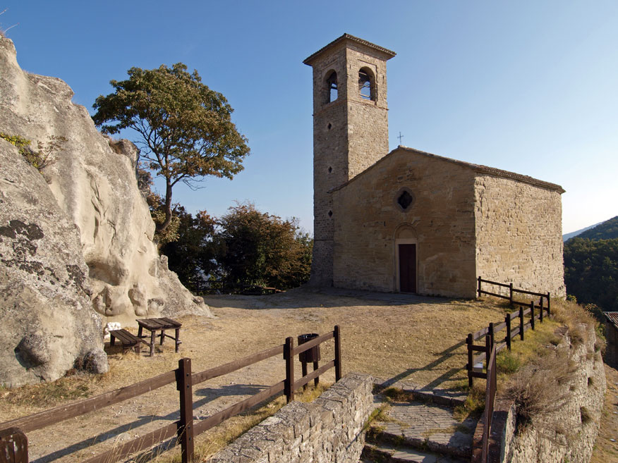 Castello di Carpineti Chiesa di S. Andrea © Mario Vianelli
