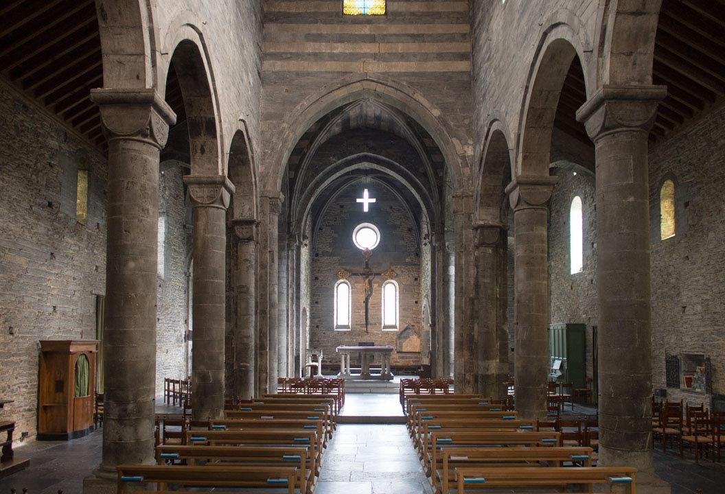 San Salvatore di Cogorno La basilica dei Fieschi, interno ©Natalino Russo