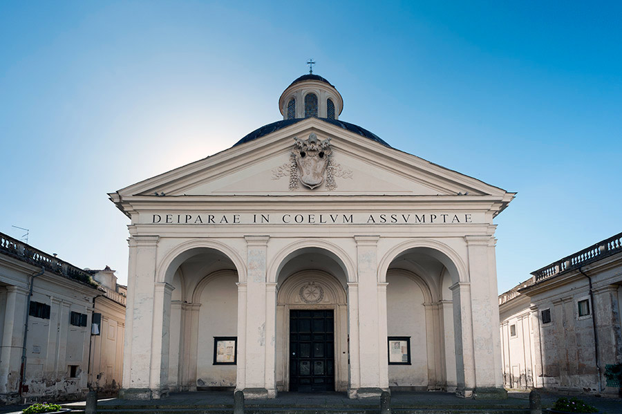 Ariccia Chiesa Santa Maria dell'Assunzione in Piazza di Corte © Natalino Russo
