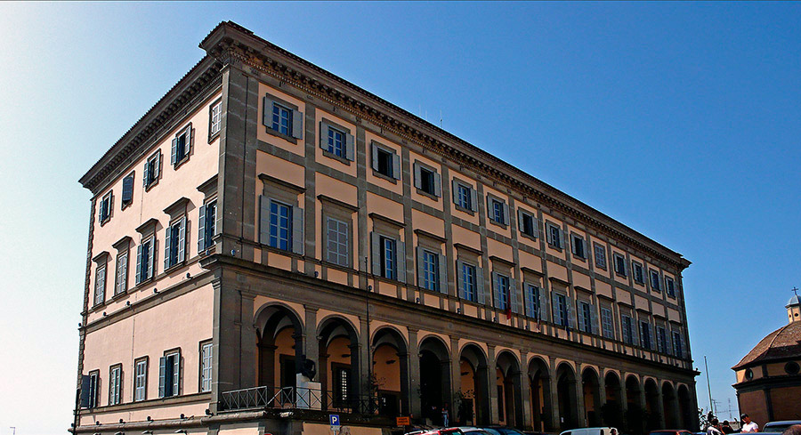 Velletri Velletri, Palazzo Comunale © by Ema25