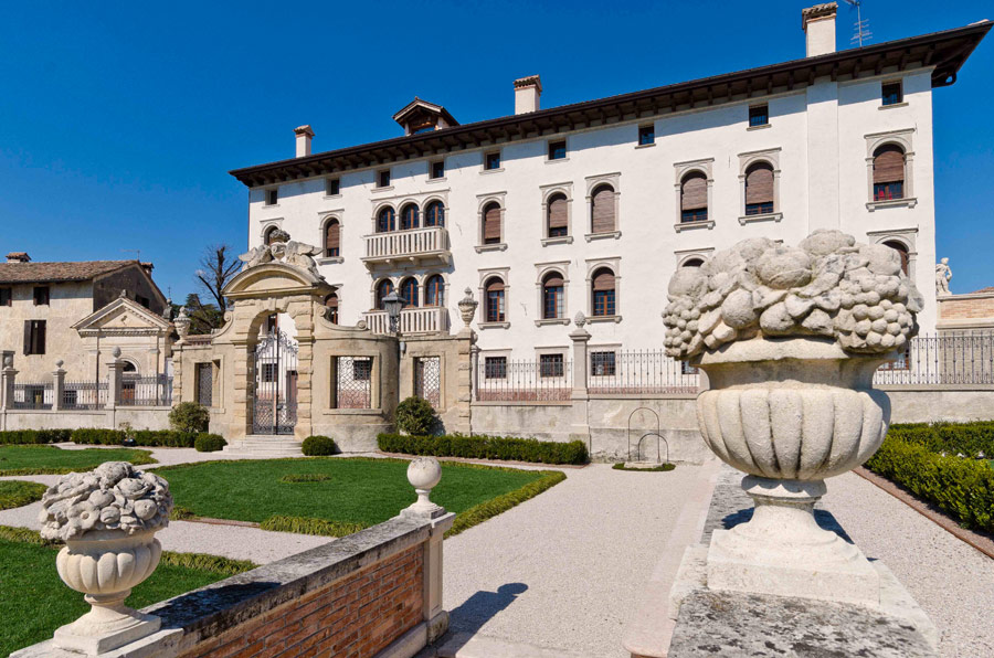 Asolo Villa de Mattia coi giardini all'italiana ©Mario Verin