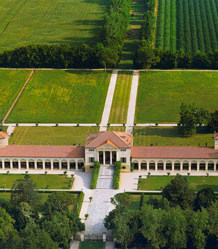 Fanzolo di Vedelago Villa Emo, veduta aerea ©Archivio Fondazione Villa Emo Onlus