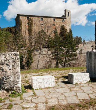 Cortona Fortezza Medicea esterno © Fabrizio Ardito