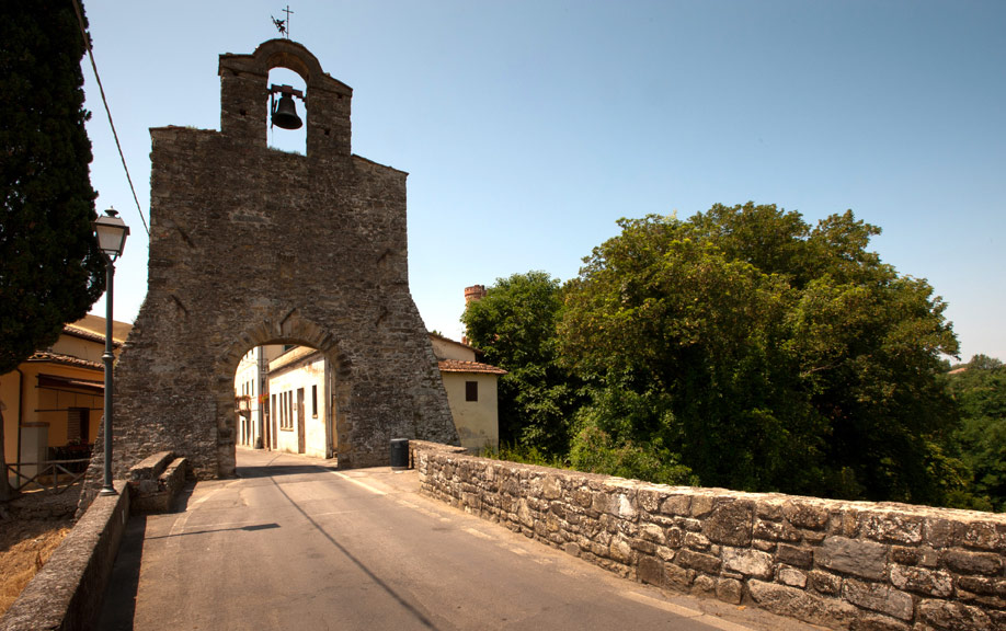 Montemarciano Porta e ingresso al centro storico © Fabrizio Ardito