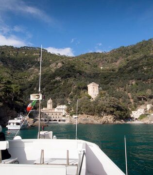 L'arrivo in battello a San Fruttuoso ©Natalino Russo