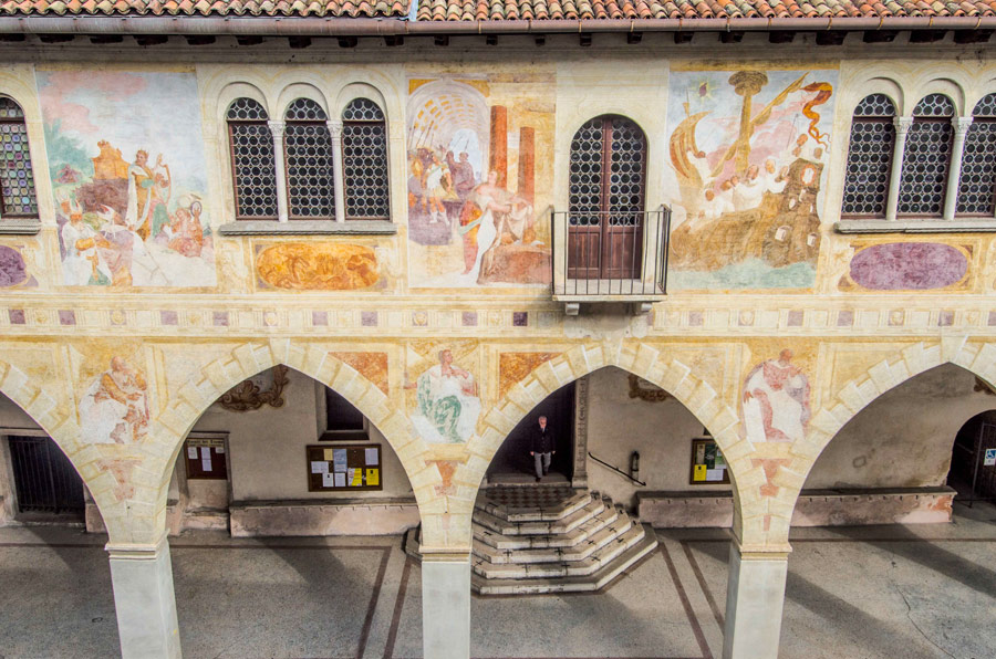 Conegliano Via XX Settembre, la facciata del Duomo © Mario Verin