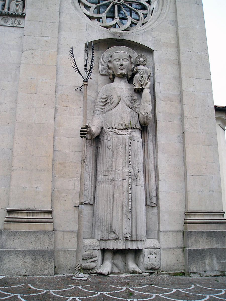 Gemona del Friuli Facciata del Duomo col San Cristoforo cc by Semolo75