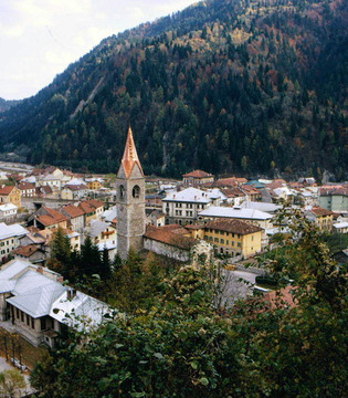 Pontebba Veduta del paese © cc sa by Celso Mosca