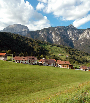 Pontebba Panorama delle frazioni di Pontebba © Stundena Alta