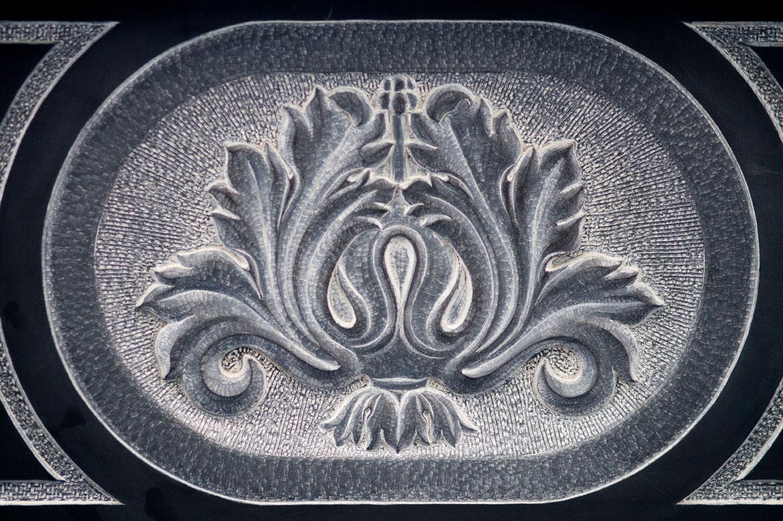 Cicagna Bassorilievo in ardesia ©Natalino Russo