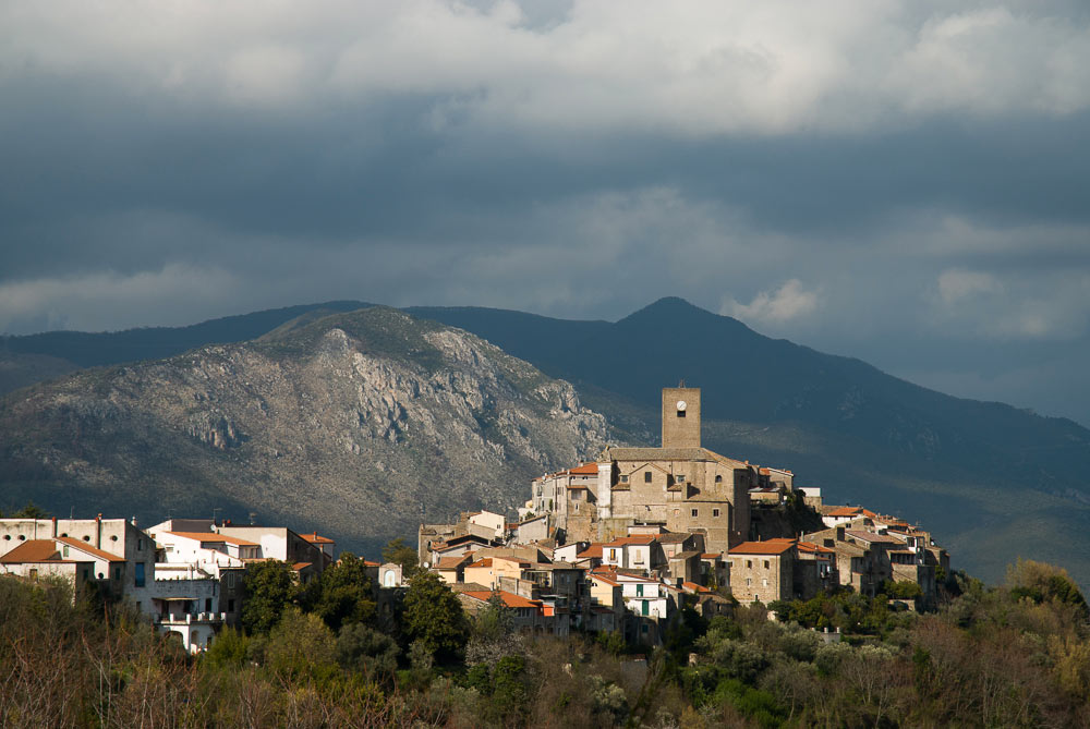 Tora e Piccilli Veduta del borgo di Tora ©Natalino Russo