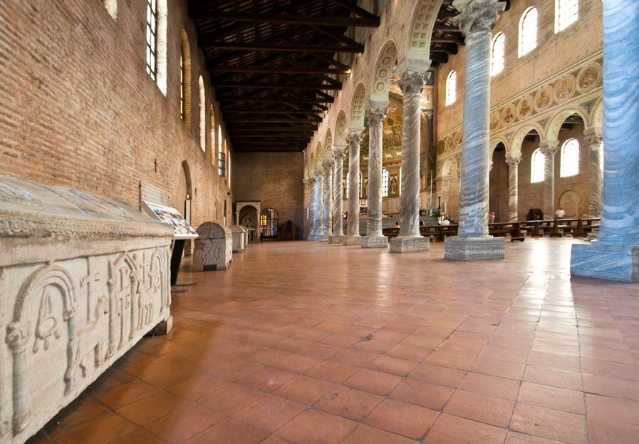 Ravenna Sant'Apollinare in Classe, la navata sinistra © Fabrizio Ardito