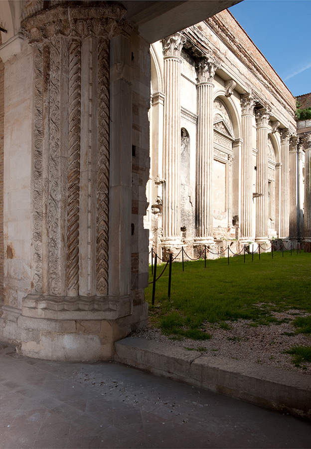 Fano Arche Malatestiane Fano, atrio della ex chiesa di San Francesco © Fabrizio Ardito