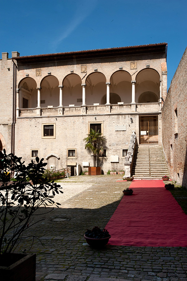 Fano Loggia di Palazzo Malatestiano © Fabrizio Ardito